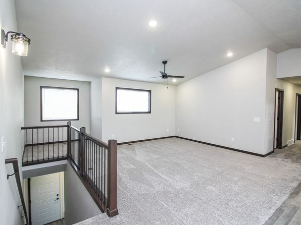 610 W Samantha St
