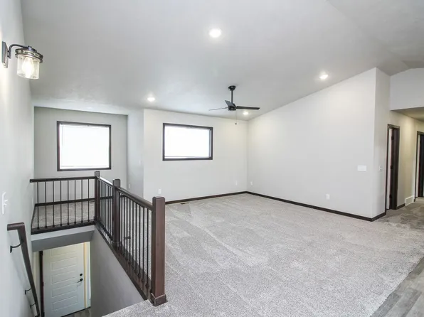 610 W Samantha St, Tea, SD 57064