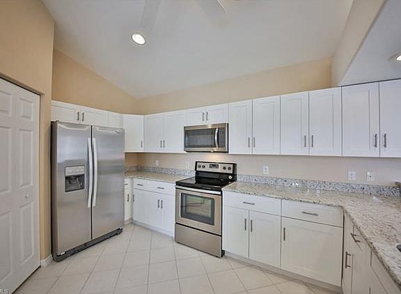 3rd image of 4529 SW 11th Ave