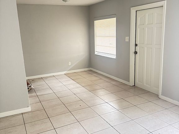 5th image of 4227 E Sandalwood Cir S
