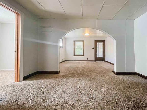 4th image of 1316 E Centennial Ave