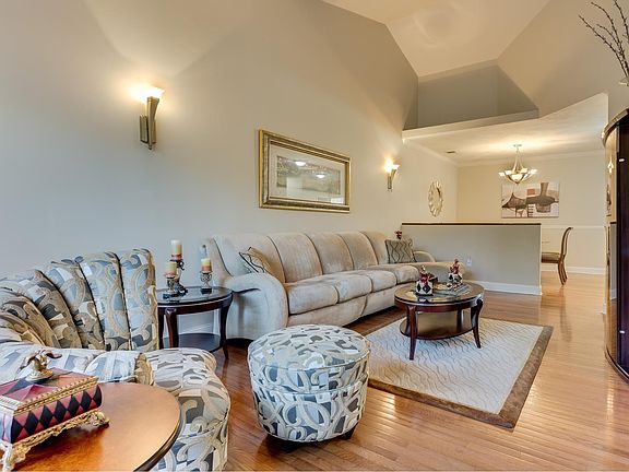 5th image of 50 Sagamore Dr