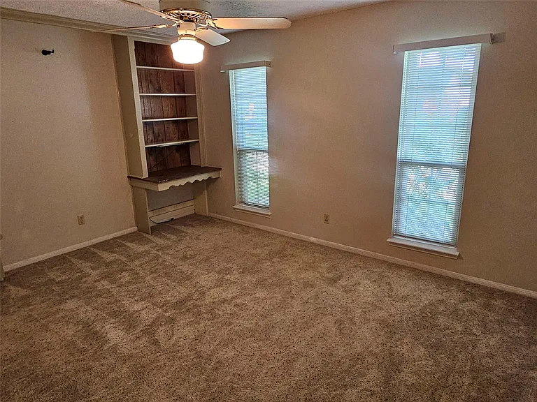 3414 Knob Hill St — Photo 16