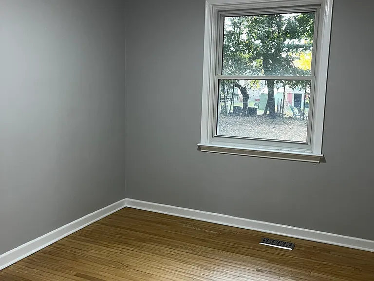 183 Wellington St E #1 — Photo 15
