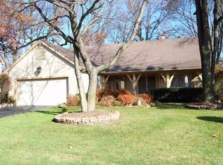 2348 Saint James Wood Blvd, Toledo, OH