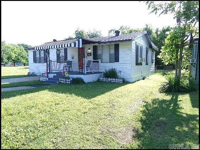 3 bed, 2.0 bath, 1280 sqft, $975 — Photo 2