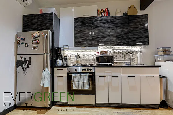 Rented by Pinn Realty | media 39