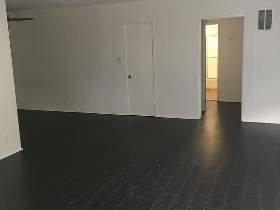 2nd image of 3844 Potomac Ave APT 4