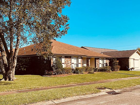 2nd image of 1601 Armagh Dr