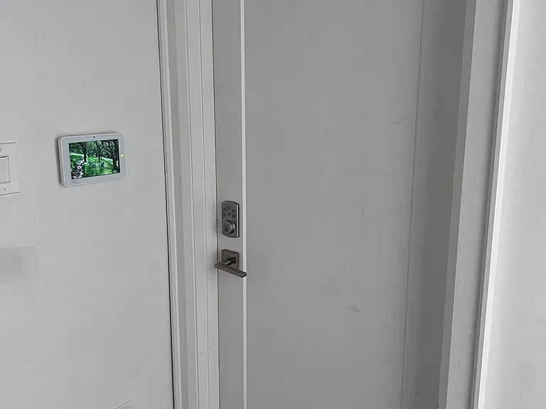 2215 Danforth Ave #STUDIO — Photo 7
