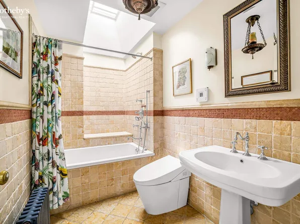 33 West 95th Street image 12 of 23