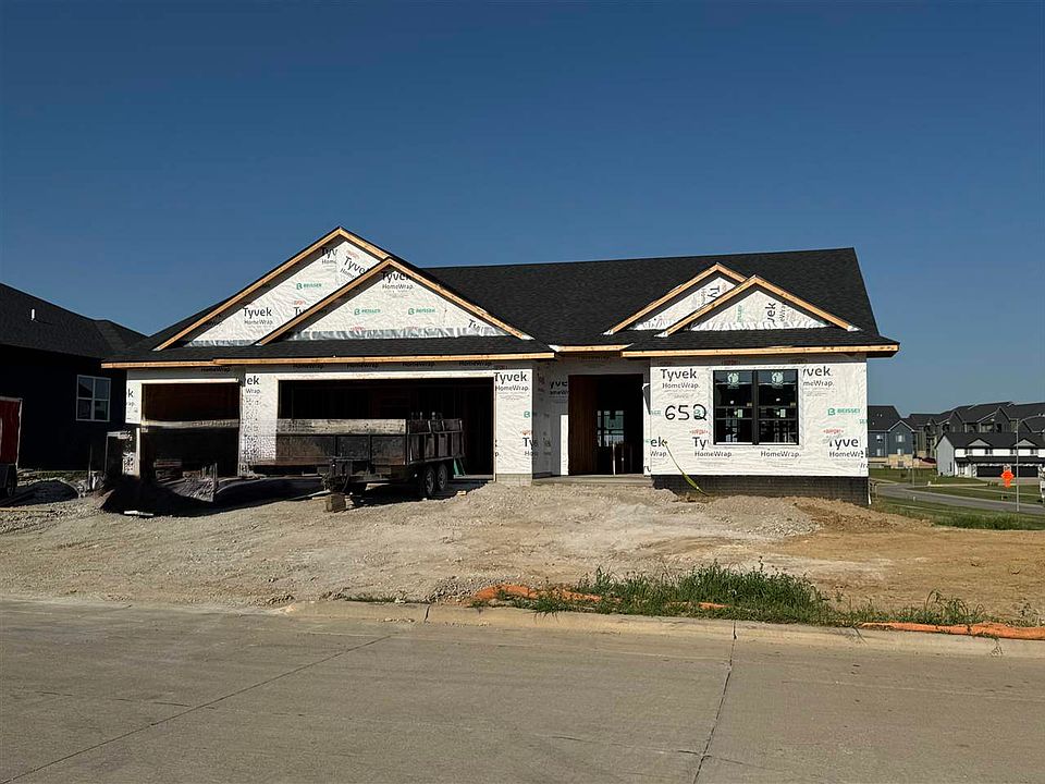 1st image of 652 Rock Ridge Rd