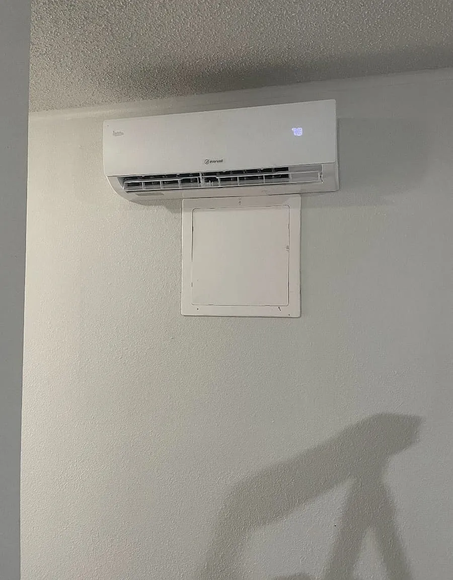 1 bed, 300 sqft, $1,400 — Photo 2