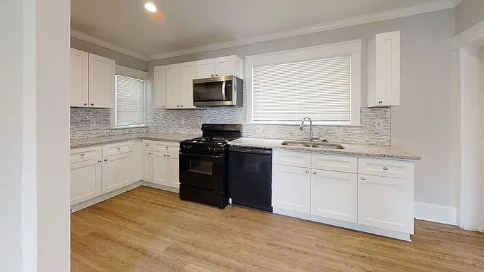 6800 Dunbar Rd — Photo 1