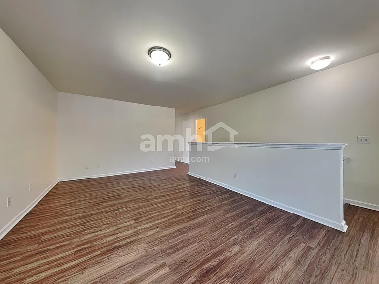 126 Roseberry Cir — Photo 8