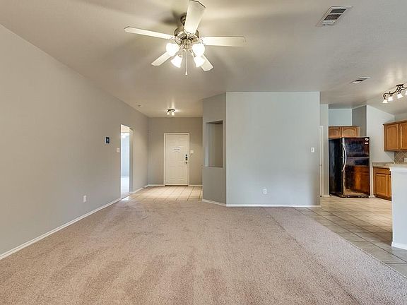 5th image of 905 Acacia Dr
