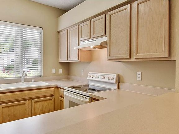 4th image of 18168 Paradise Point Dr