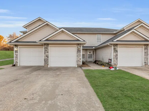 3334 SW Iron Creek Dr #3334, Blue Springs, MO 64015