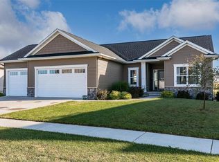 1204 Hickory Ridge Dr, Marion, IA 52302