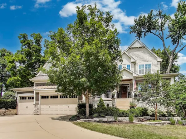 562 Summerdale Ave, Glen Ellyn, IL 60137