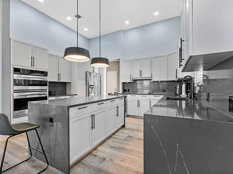 5046 SW 162nd Ave — Photo 1