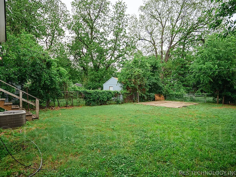 821 S Quaker Ave — Photo 79