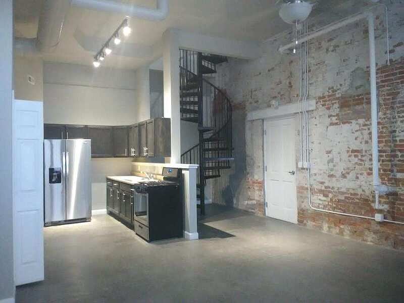 1st image of 427 Brady St #1