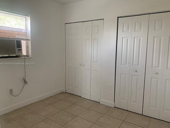3rd image of 401 N Dixie Hwy APT 4
