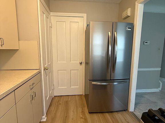 4th image of 25420 Lake Shore Blvd