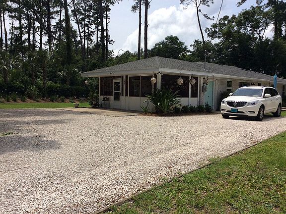 2nd image of 195 Anguilla Ave