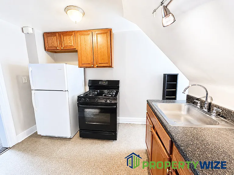 516 Beaumont Ave #3 — Photo 8