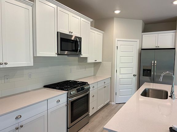 Kitchen. All appliances are new