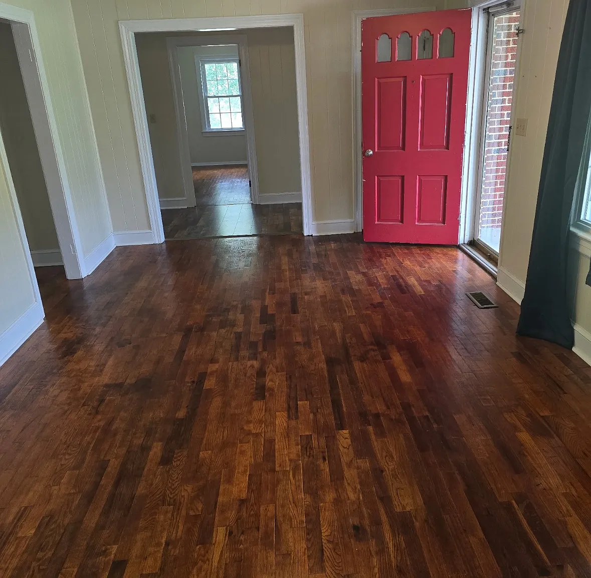 3 bed, 1350 sqft, $1,895 — Photo 2