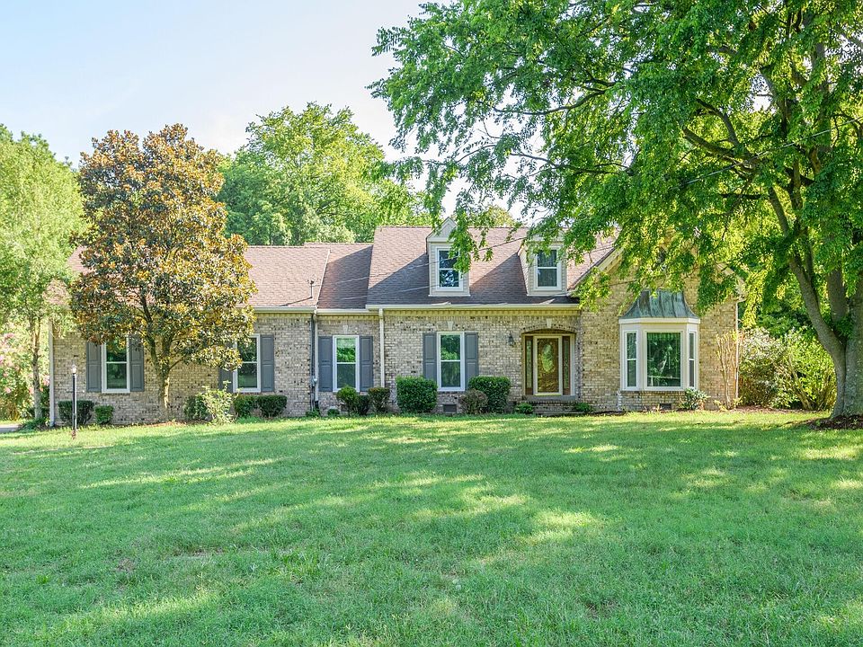 1st image of 129 Arrowhead Dr