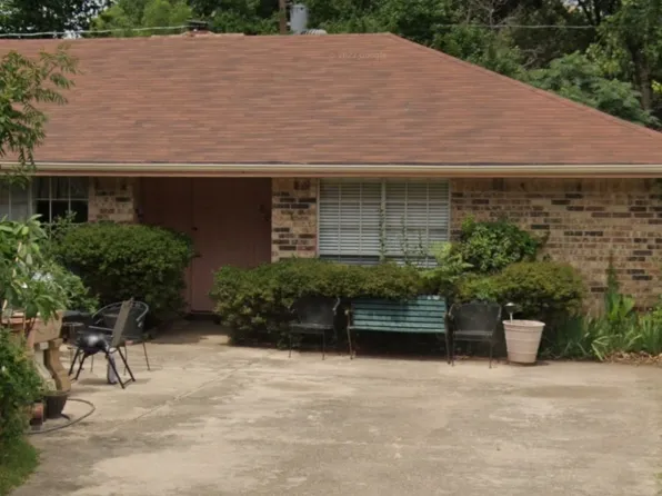 804 Matthews Ct, Arlington, TX 76012