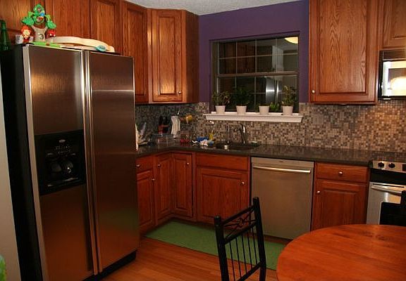 Eat-In Kitchen