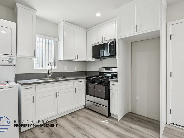 716-722 East 7th Street — Photo 29