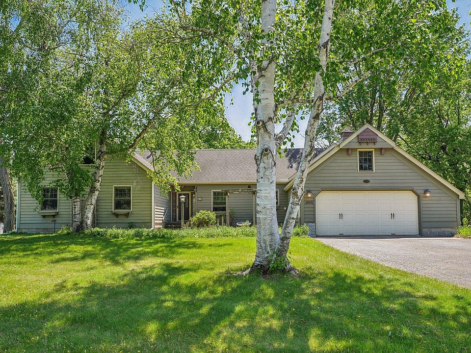 ※レア※　SMALL HOUSES IN NATURE 644 11th Ave SE, Forest Lake, MN 55025 | Zillow