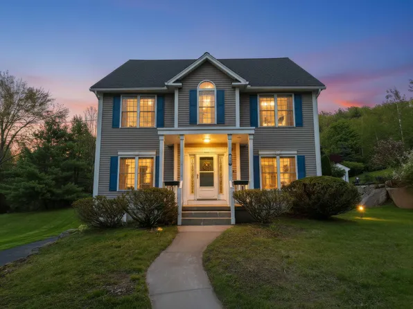 28 Rosegate Farm Drive, Manchester, NH 03109