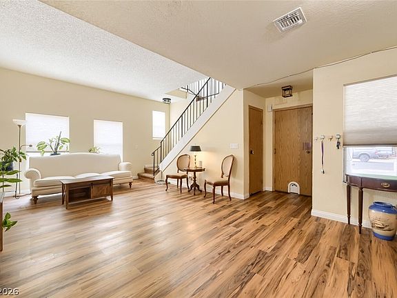 5th image of 526 Tabony Ave