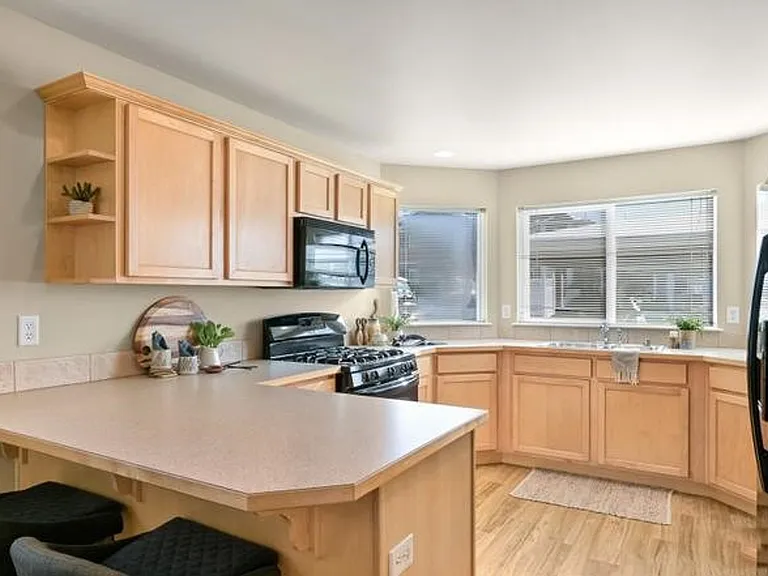 4160 Deemer Rd #202 — Photo 16