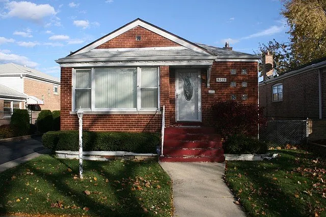 9255 S Normal Ave photo 1