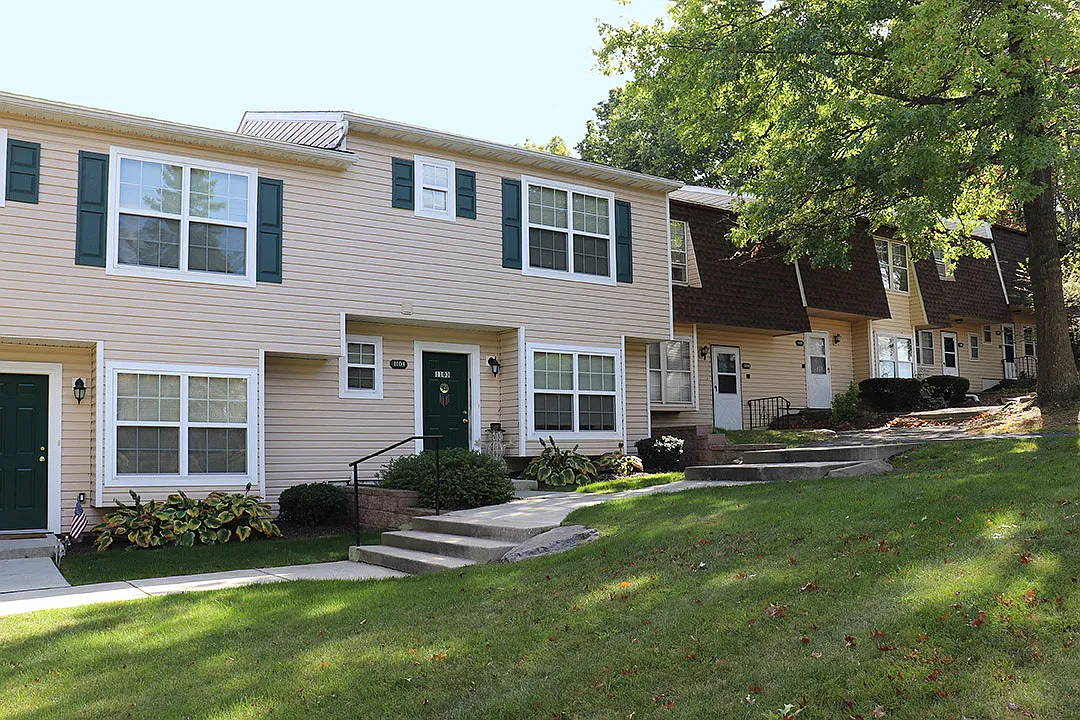 Parktowne Townhomes — Photo 1