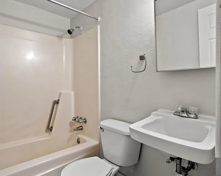 Baldwin Cathell Townhouses — Photo 70