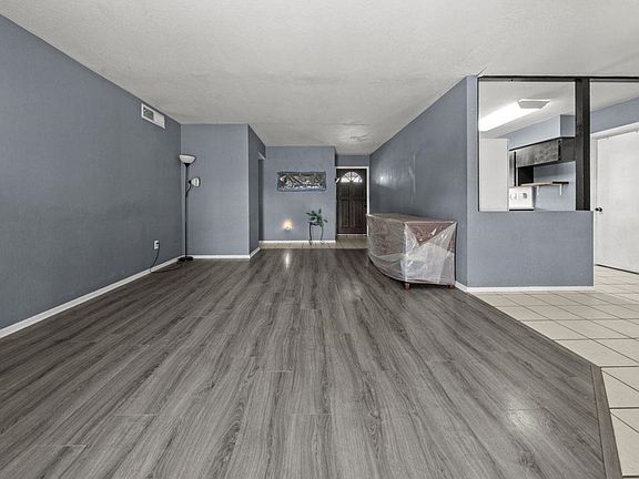 4th image of 249 E Palo Verde St