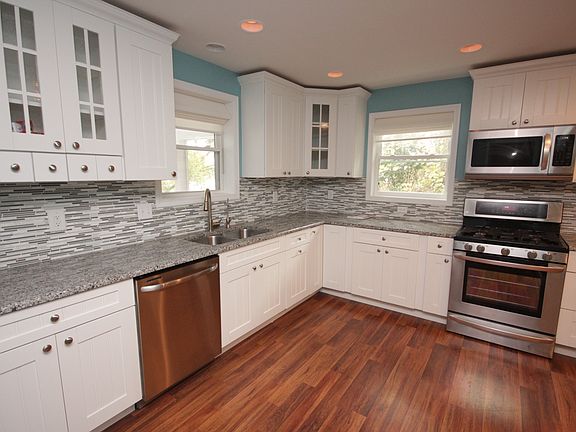 5th image of 26013 Kenwood Dr
