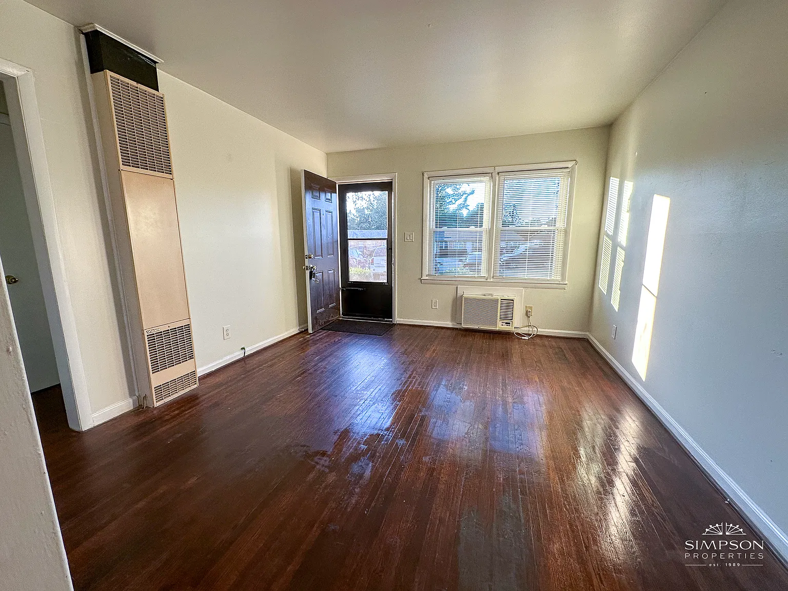 3100 Girard Ct — Photo 4