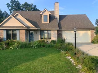 7117 Country Hill Dr, Fort Wayne, IN 46835