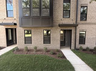 4805 Bauhaus Sq, Chantilly, VA 20151