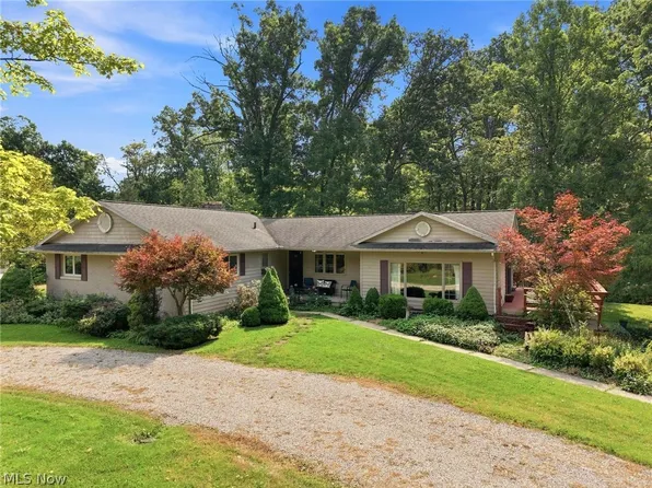 10051 Deerfield Ln, Brecksville, OH 44141